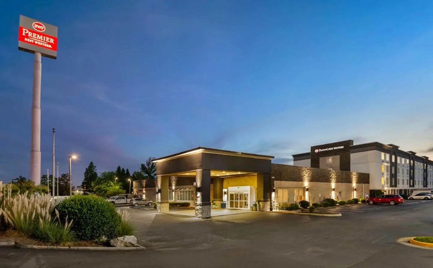 Best Western Premier Richmond City Gateway EXTERIOR
