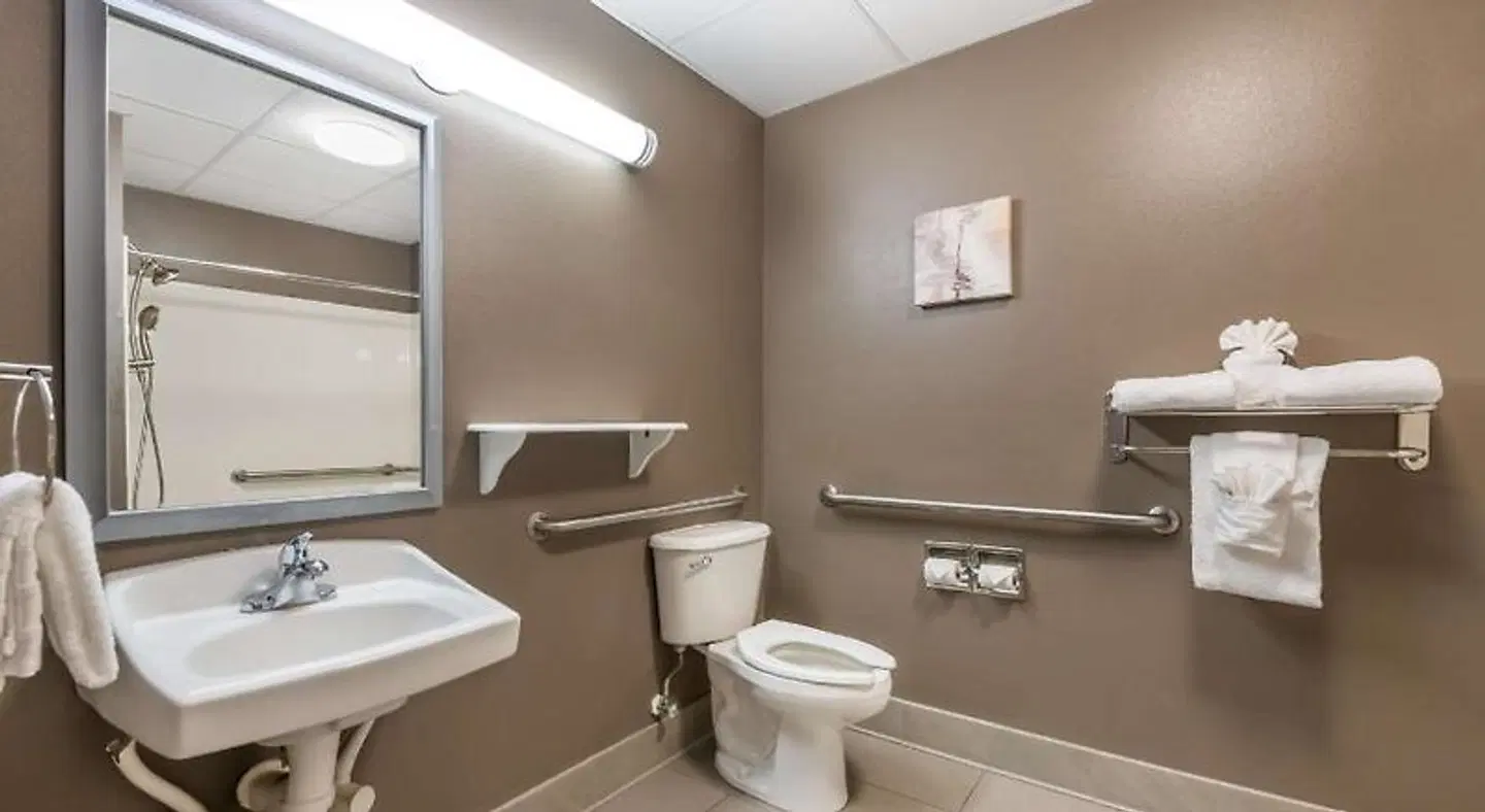 Best Western Plus Lake City Badezimmer