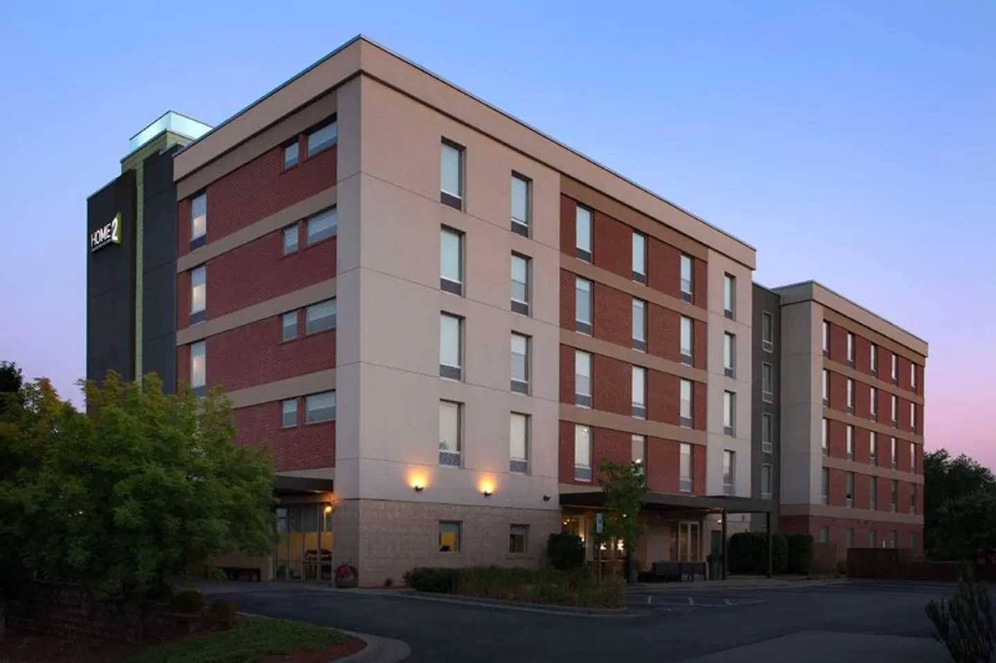 Home2 Suites by Hilton Greensboro Airport, NC EXTERIOR