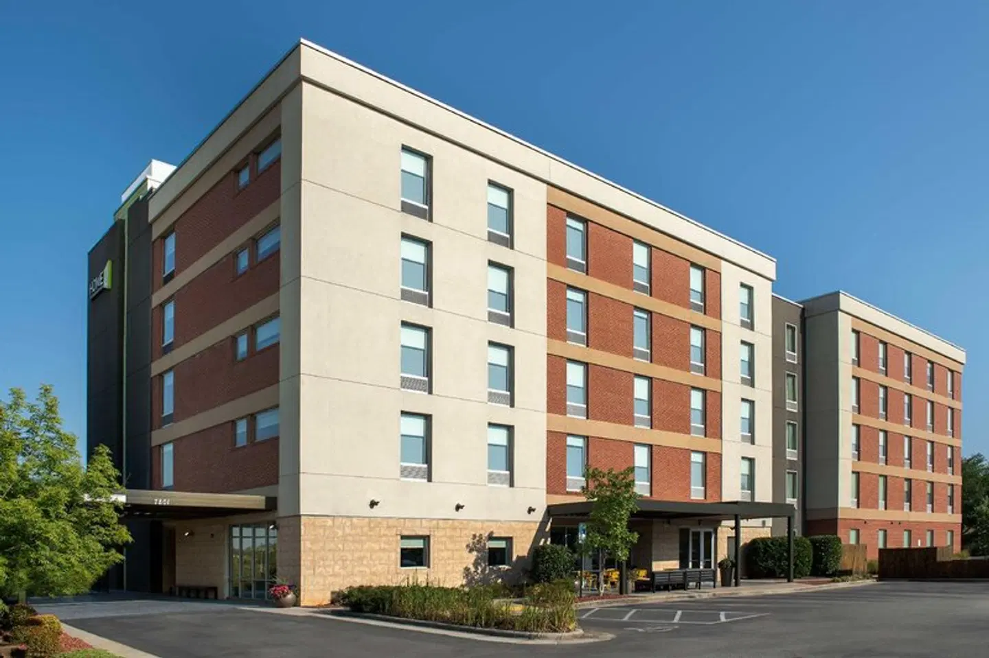 Home2 Suites by Hilton Greensboro Airport, NC EXTERIOR