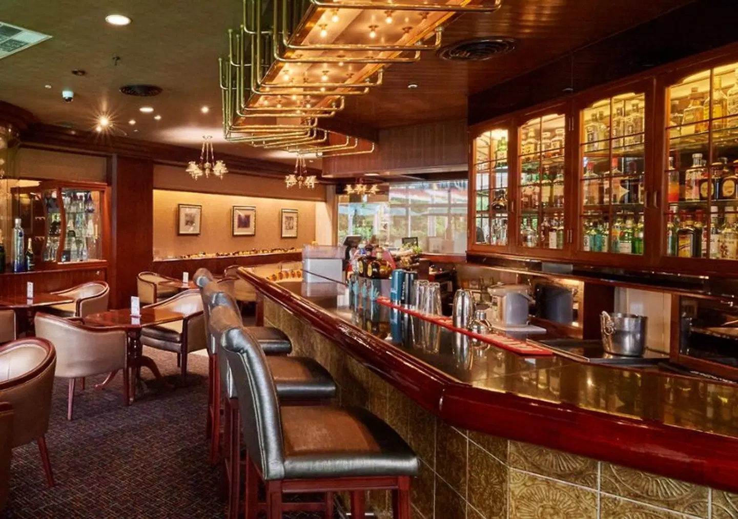 Howard Plaza Bar