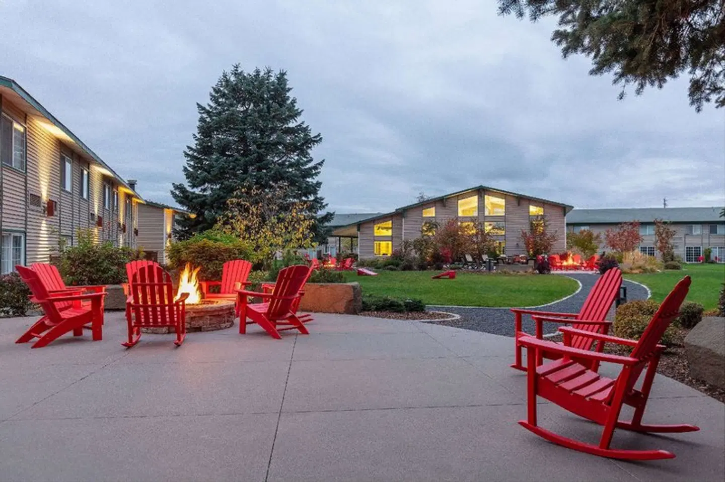 Ramada by Wyndham Spokane Airport Terrasse