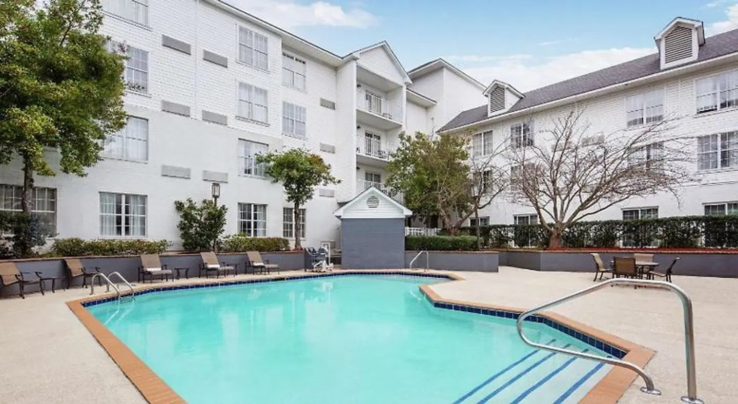 DoubleTree by Hilton Raleigh Durham Airport at Research Triangle Park OUTDOOR_POOL