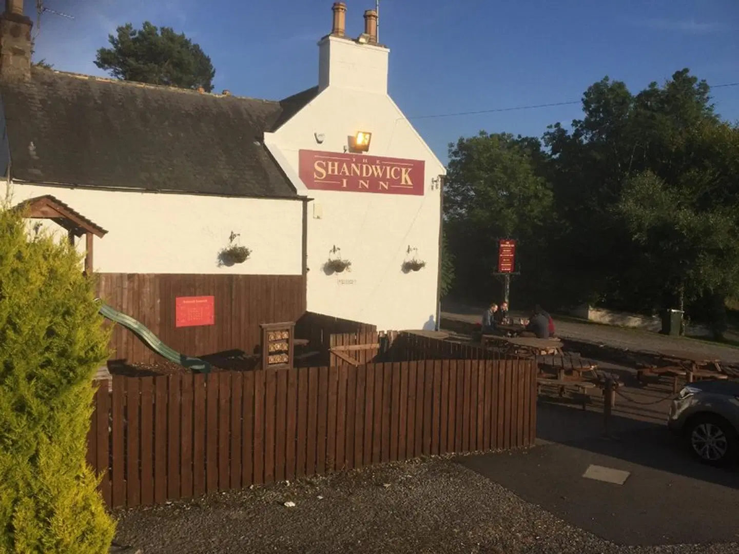 The Shandwick Inn EXTERIOR