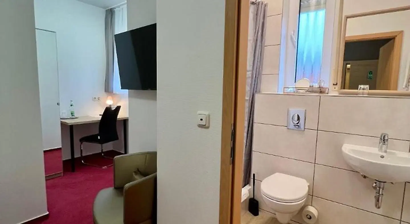 Hotel Residenz Stockstadt Badezimmer