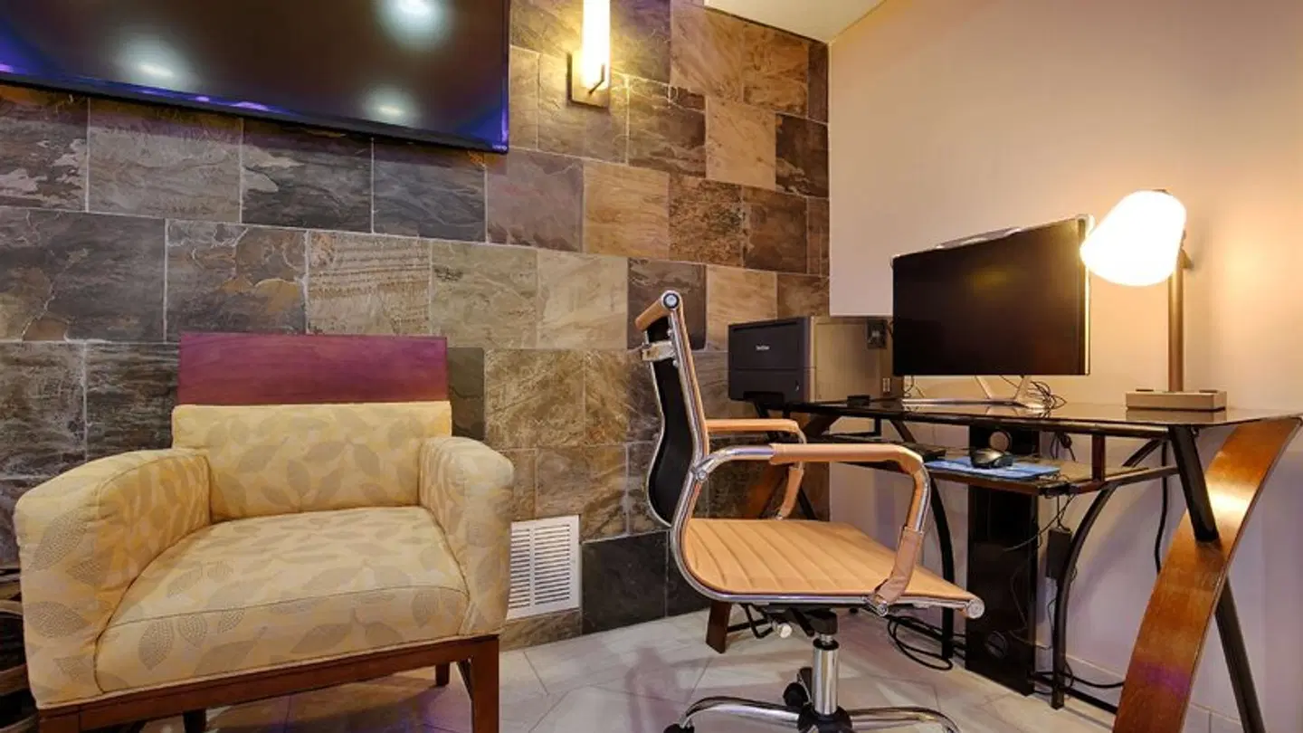 Best Western The Inn & Suites Pacific Grove HEALTH_BEAUTY