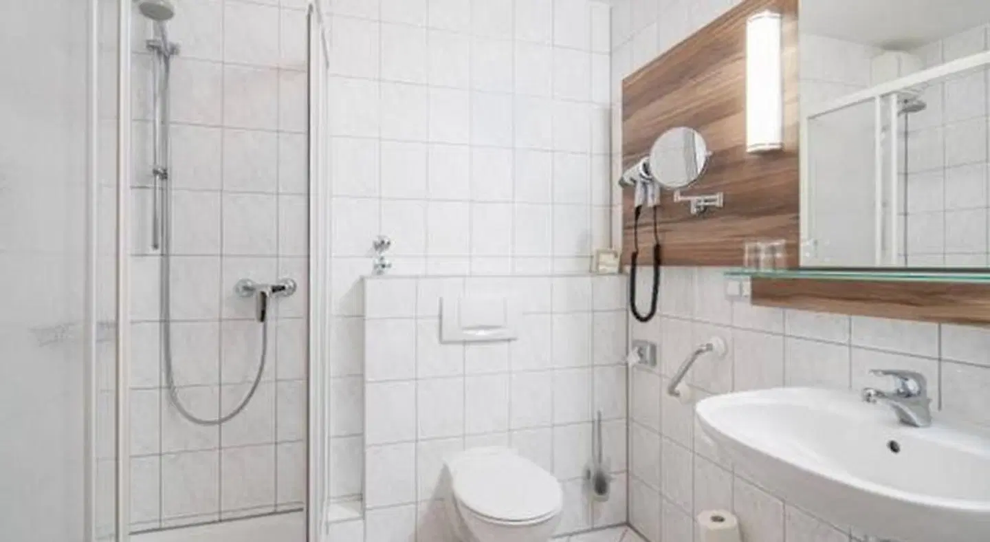 Balland's Hotel & Restaurant Badezimmer