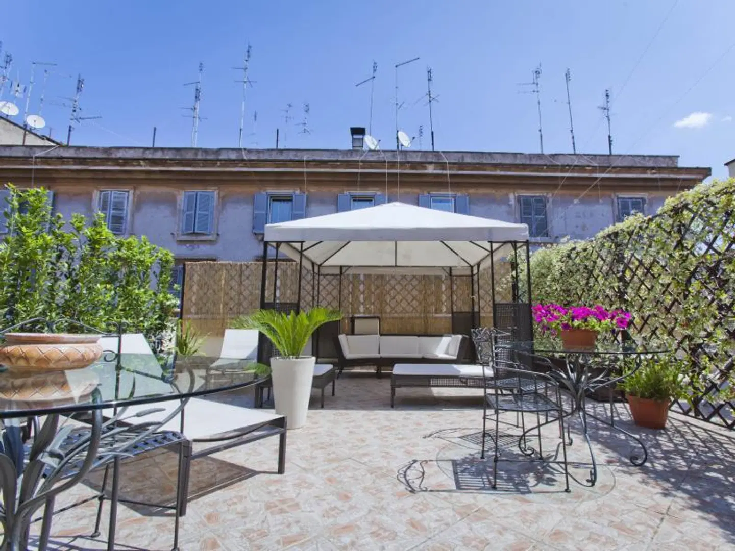 MyTale Creative Academy Hotel Terrasse