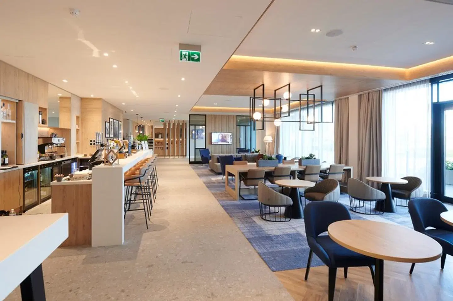 Courtyard by Marriott Inverness Airport Bar