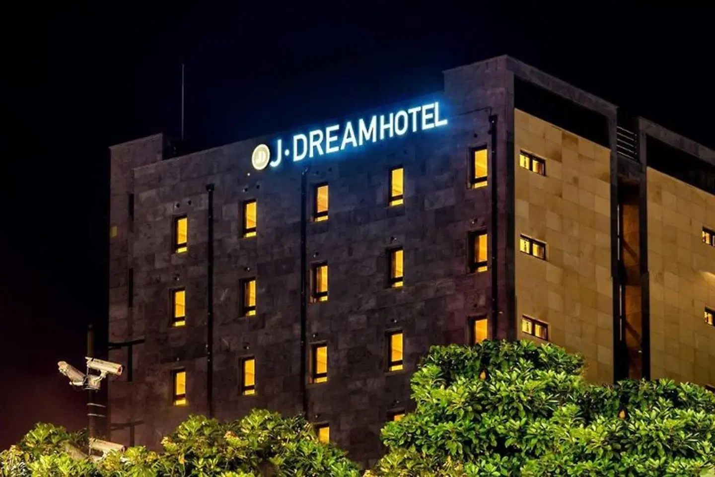 J Dream Hotel EXTERIOR