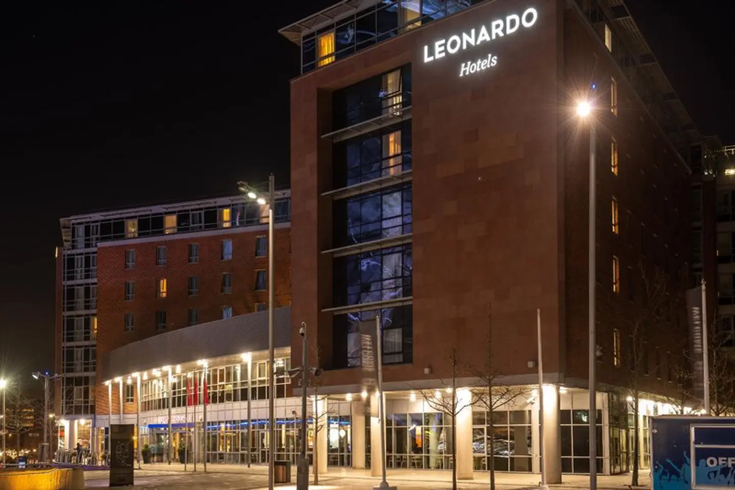 Jurys Inn Liverpool EXTERIOR