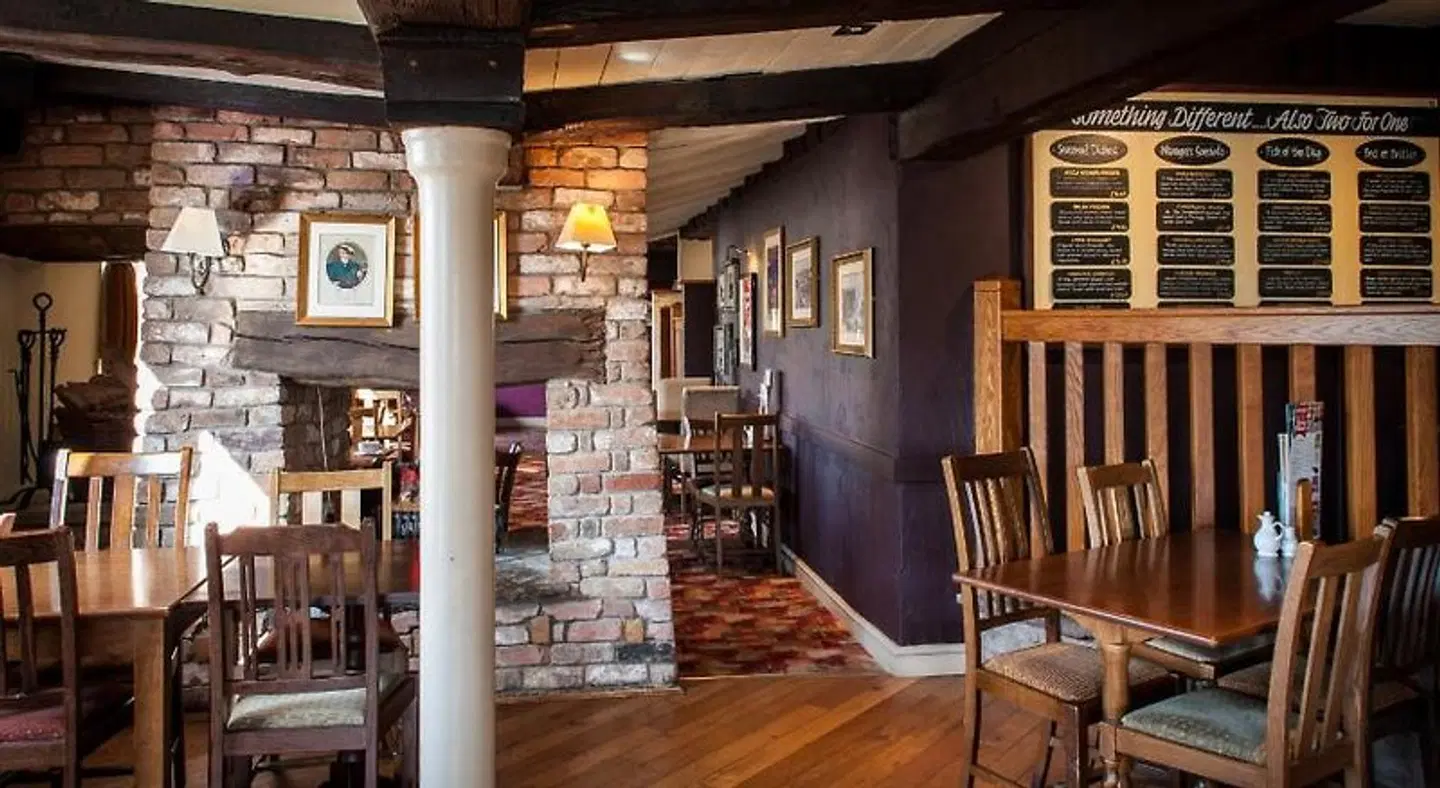 Admiral's Table by Marston's Inns Bar
