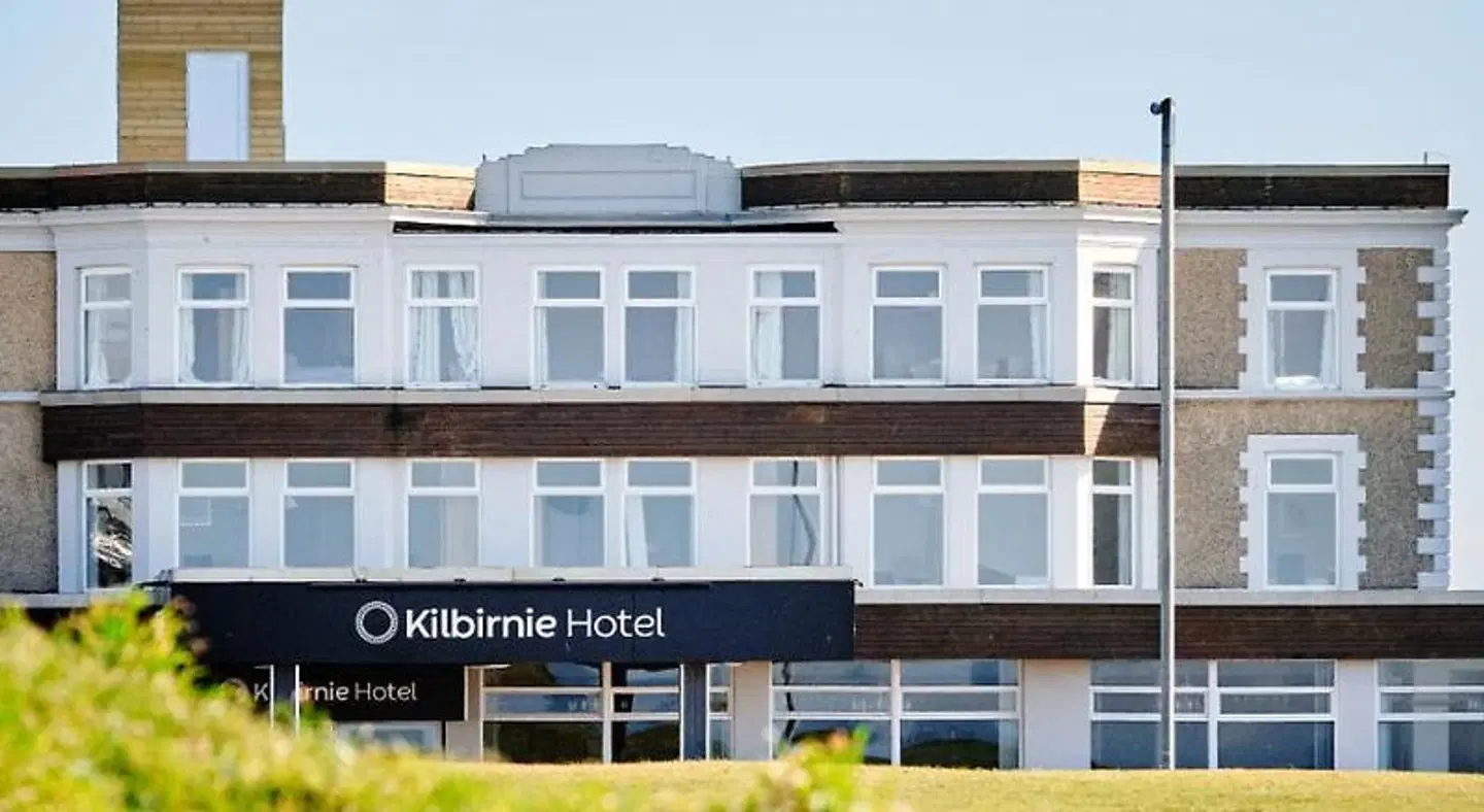 The Kilbirnie Hotel EXTERIOR