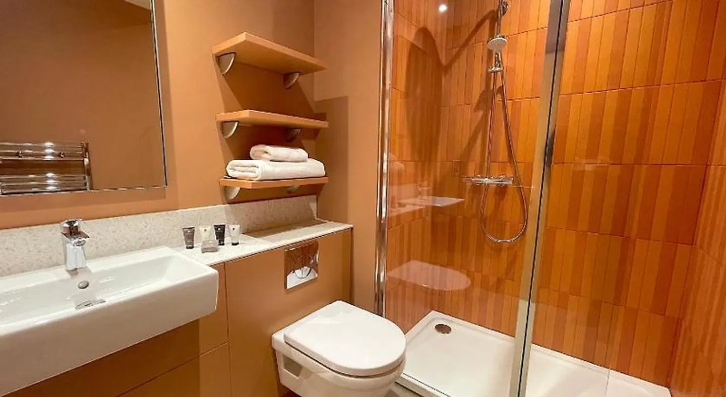 Hex Hotel at Yorkshire Wildlife Park Badezimmer