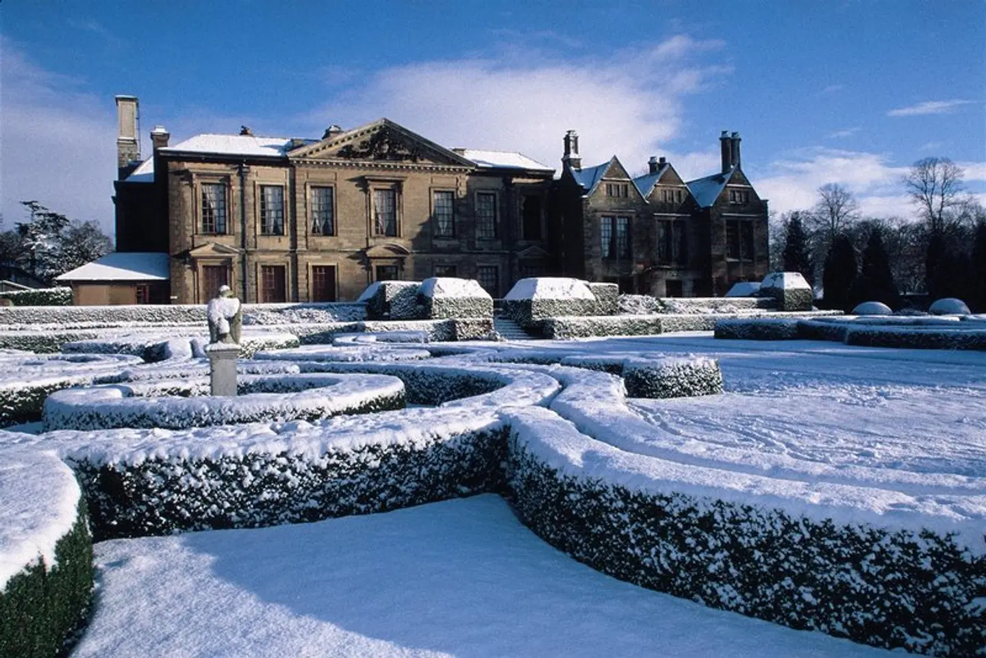 Coombe Abbey OUTDOOR_POOL