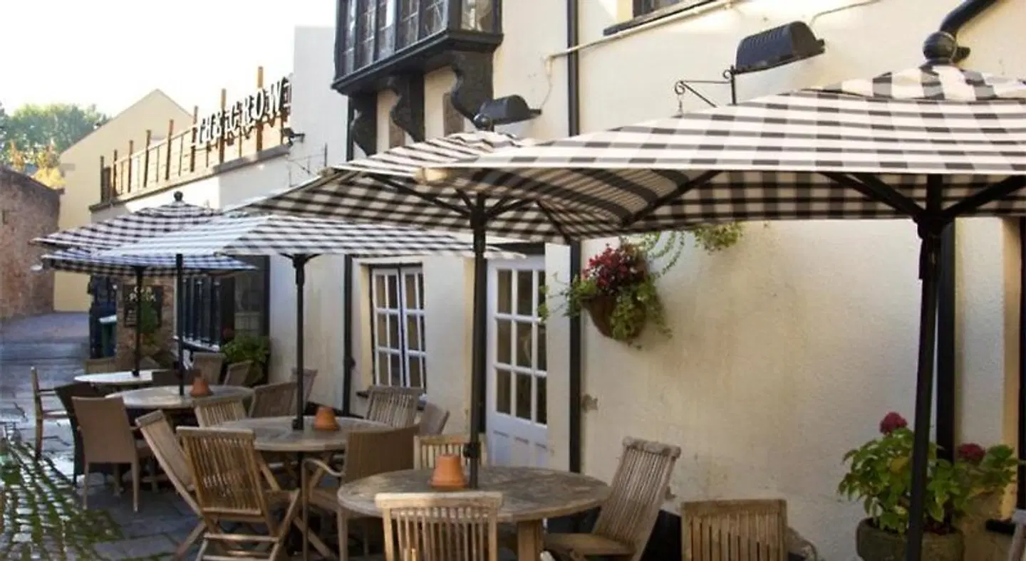 The Crown at Wells, Somerset Terrasse
