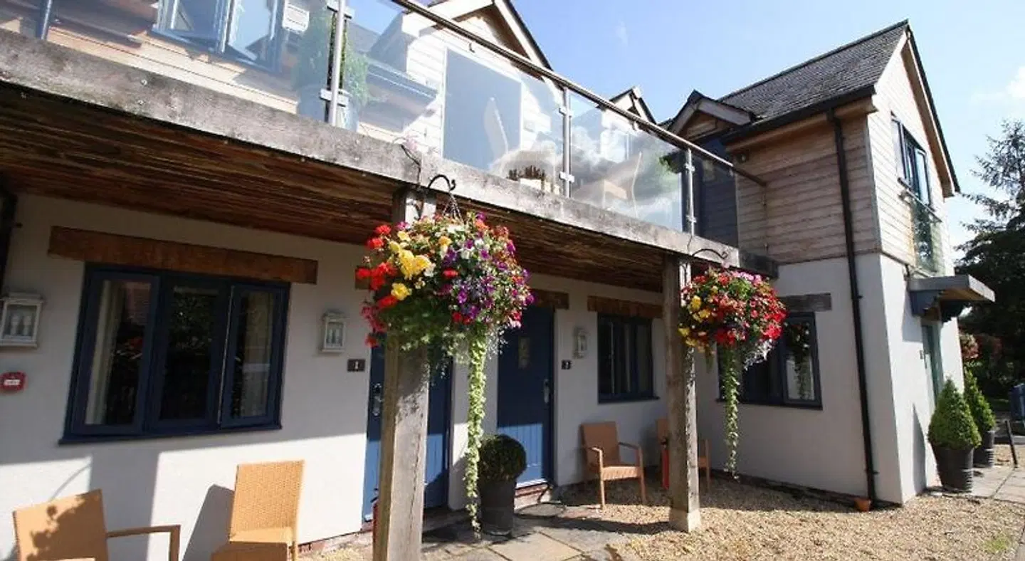The Sun Inn EXTERIOR