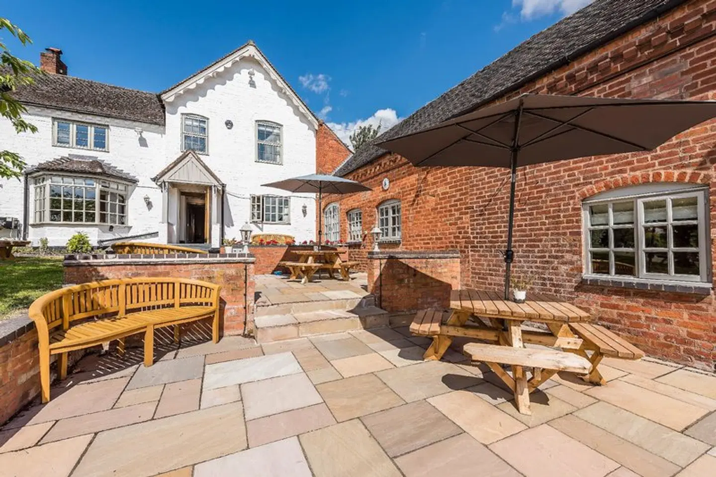 The Admiral Rodney Terrasse