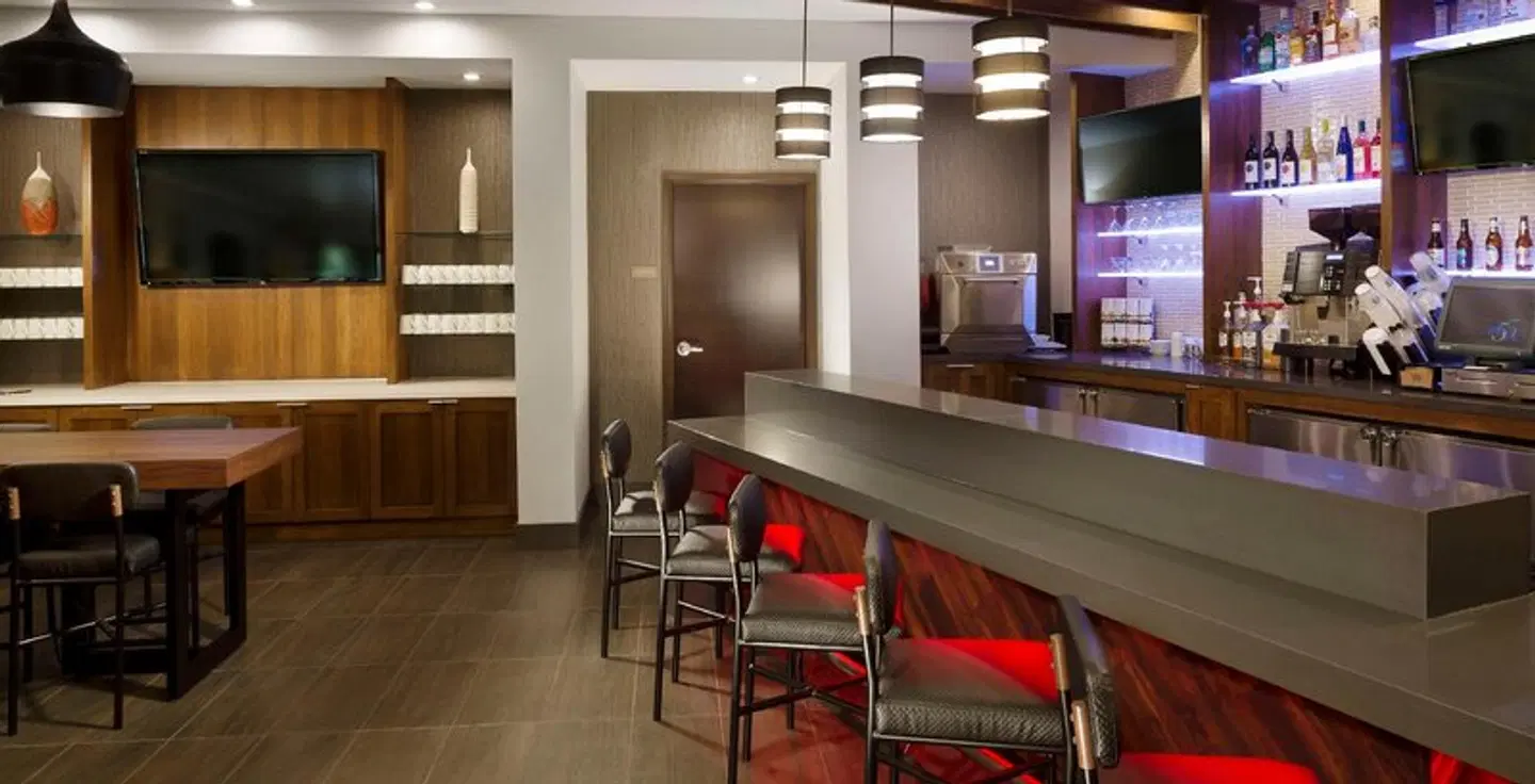 Hyatt Place Lubbock Bar