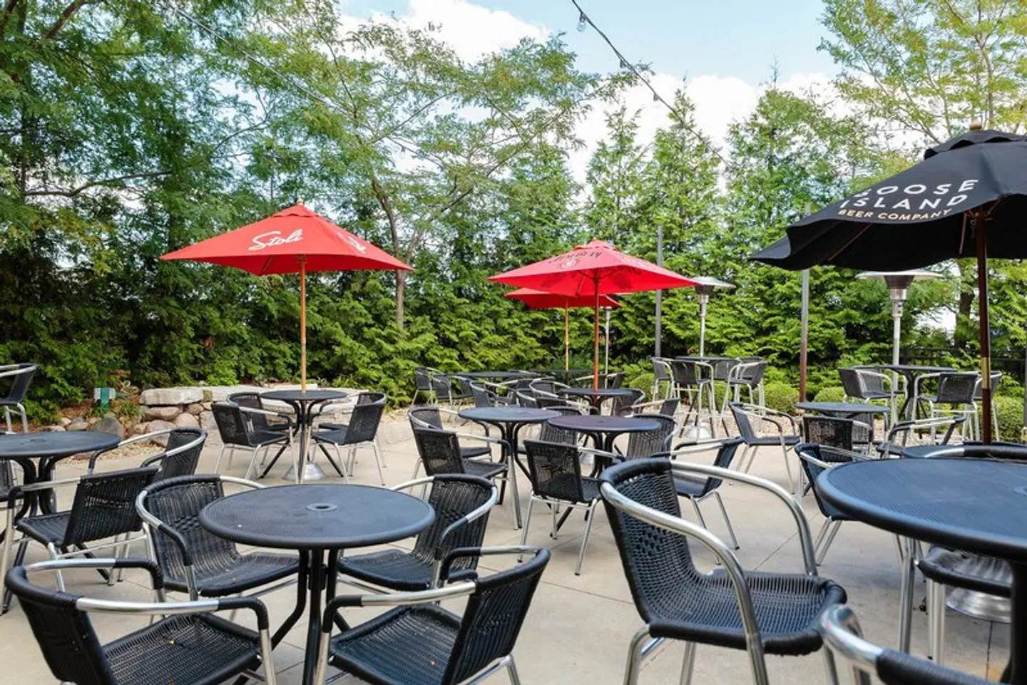 Holiday Inn & Suites Bloomington-Airport by IHG Terrasse