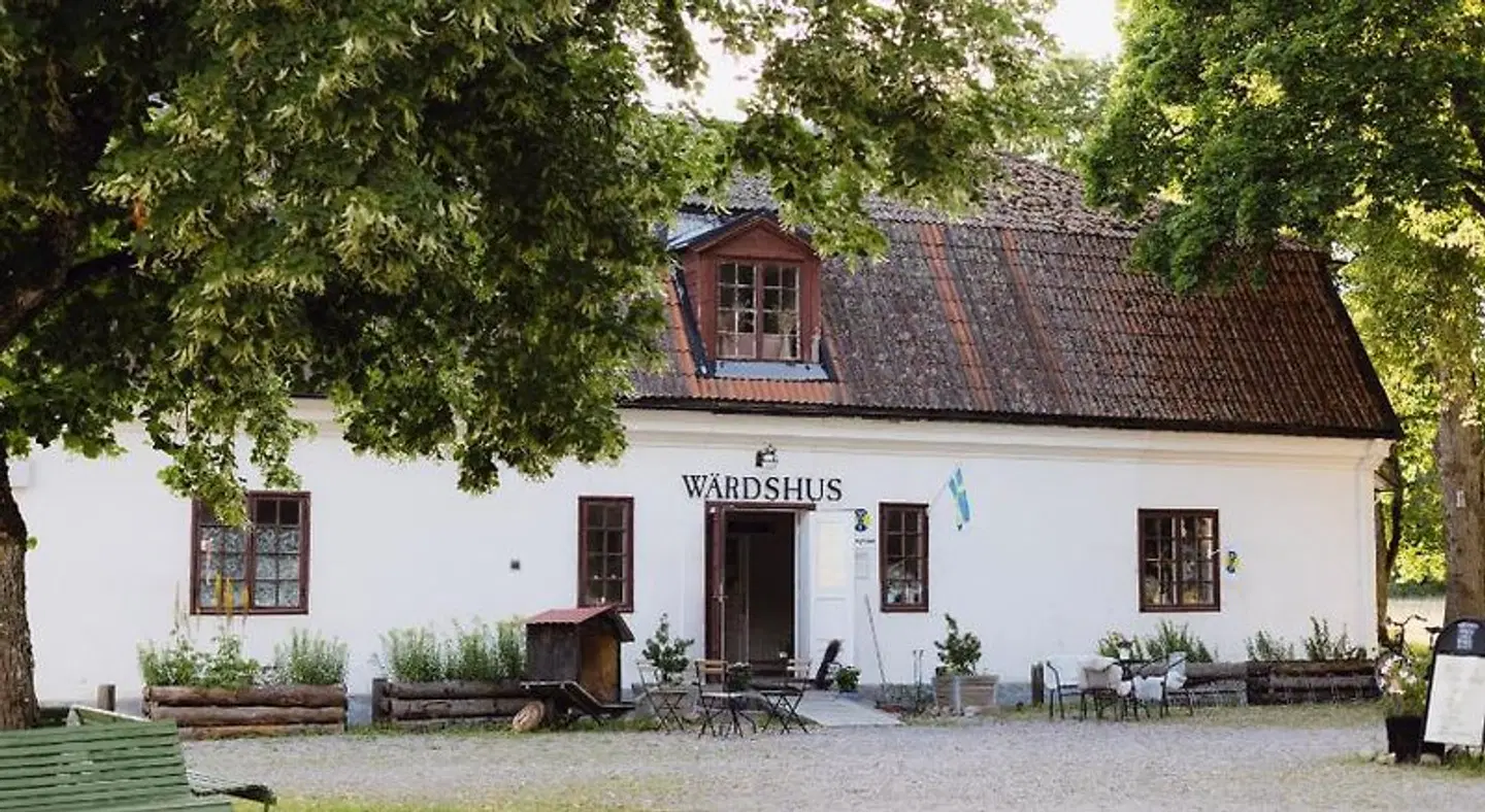 Gysinge Wärdshus och Hotell EXTERIOR