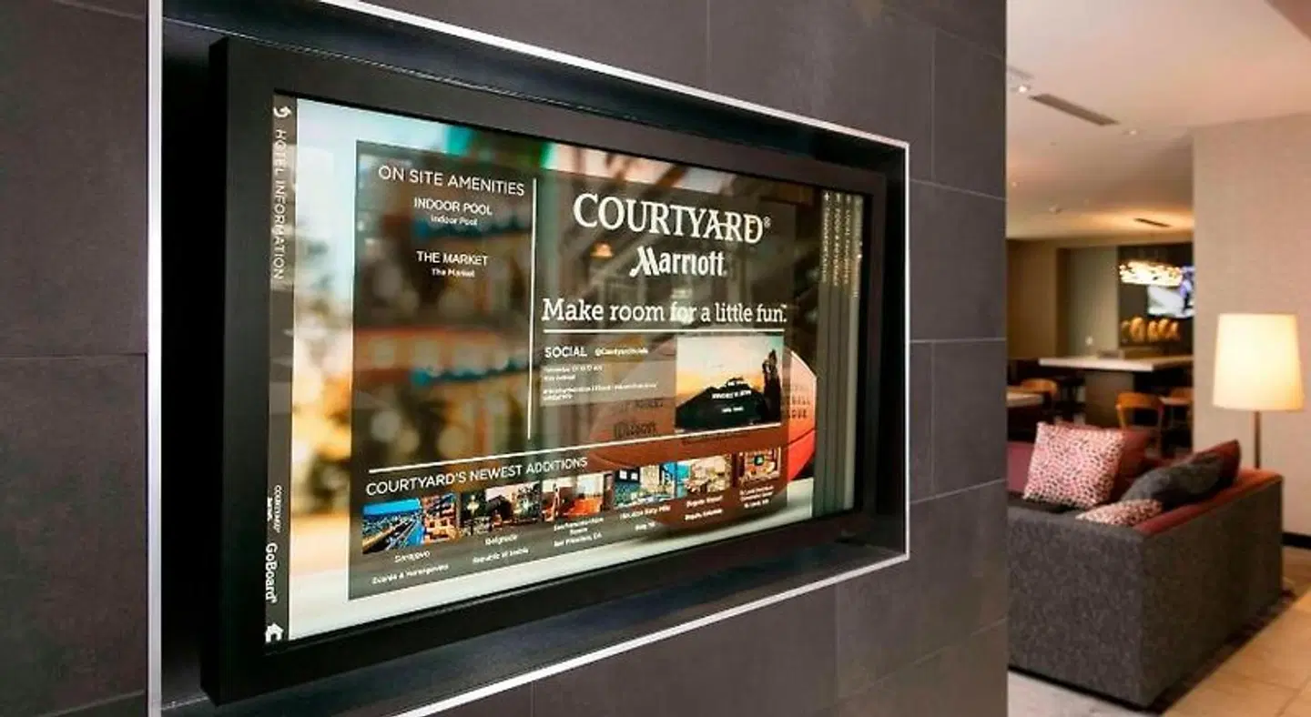Courtyard by Marriott Indianapolis Downtown Bar