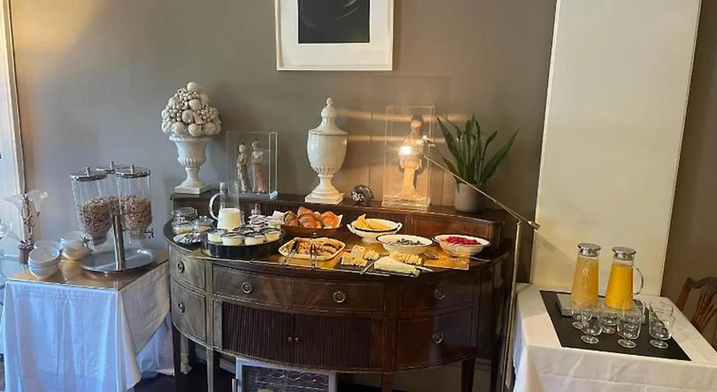 Six Brunton Place Restaurant