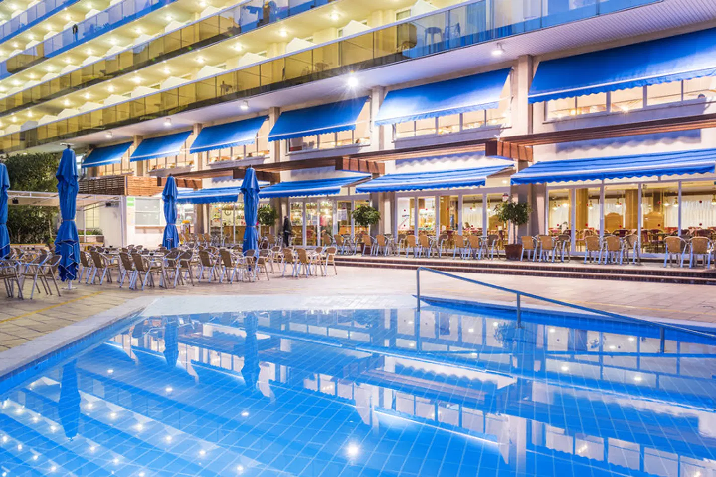 Ponient Aparthotel Marinada OUTDOOR_POOL