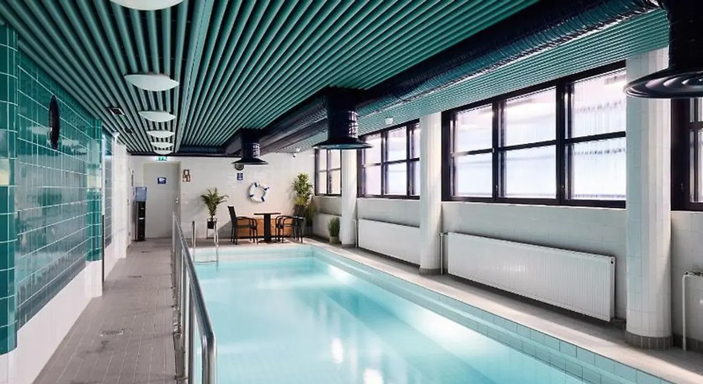 Hostel Linnasmäki Hallenbad