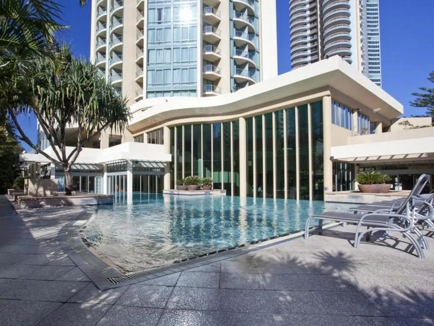 Legends by QStay OUTDOOR_POOL