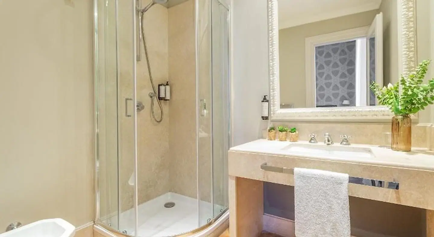 Hotel Parrasio Badezimmer