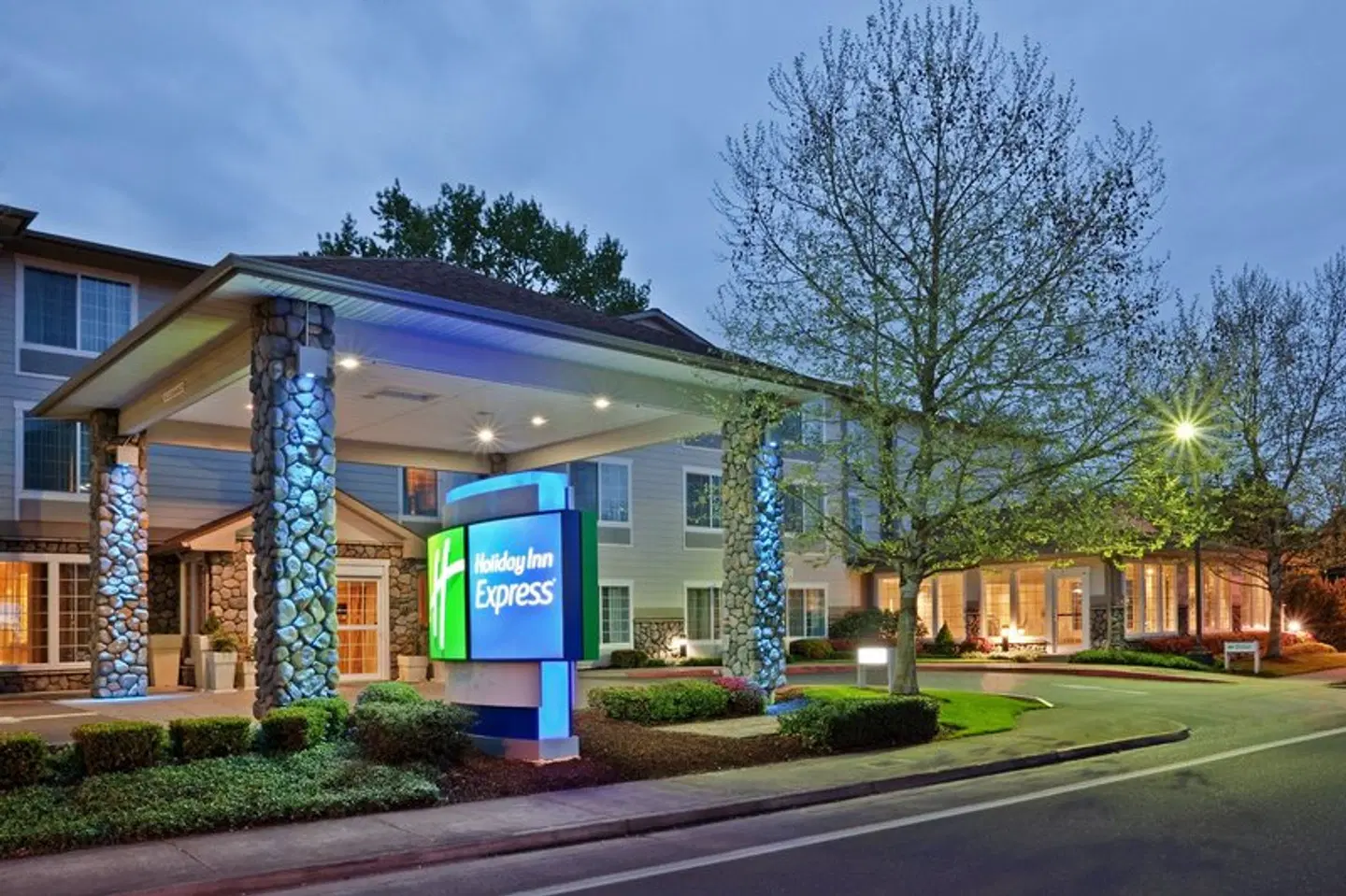 Holiday Inn Express Corvallis-On The River by IHG EXTERIOR