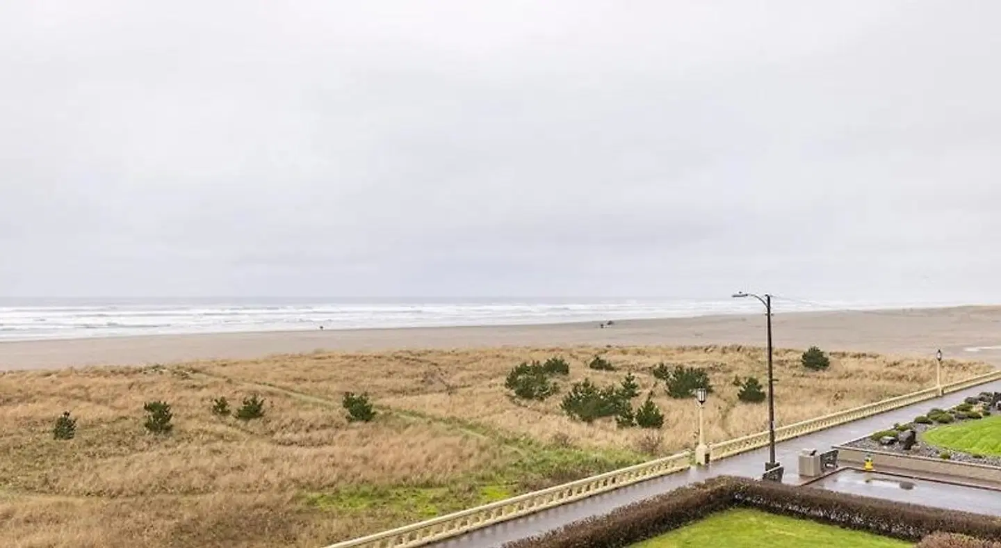 Seaside Beach Club Condo's LANDSCAPE