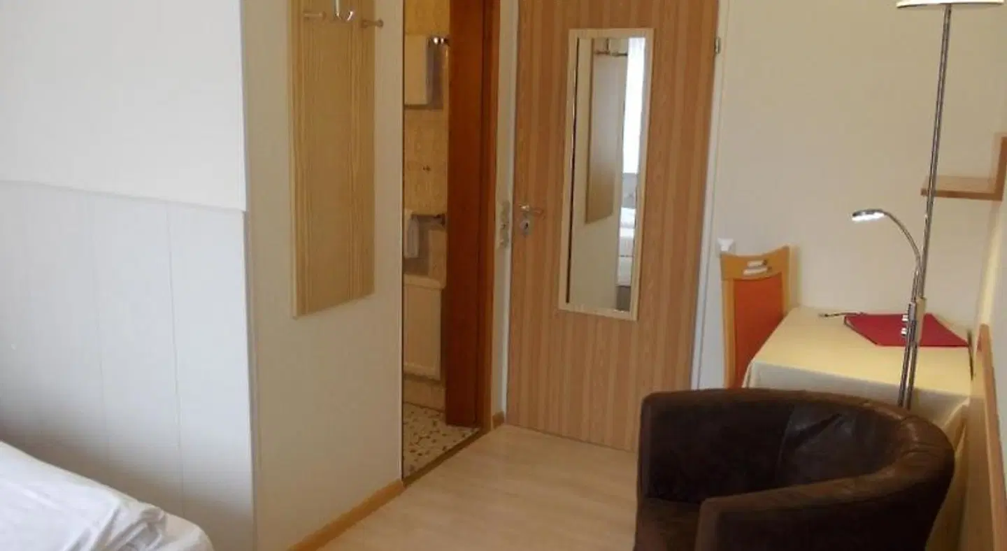 Schmid ROOM_EXAMPLE
