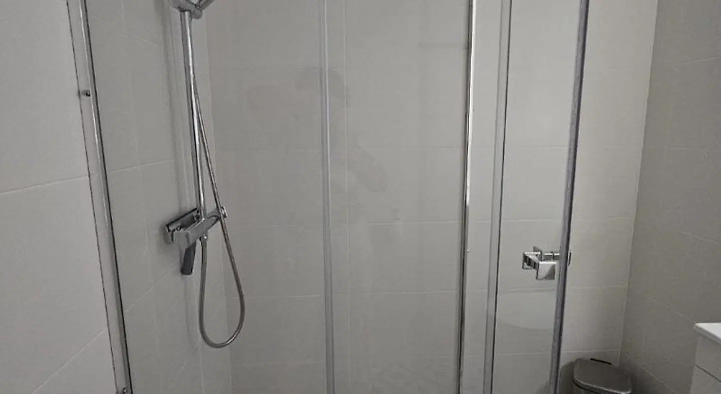 Apartamentos Sleeping in Madrid Badezimmer