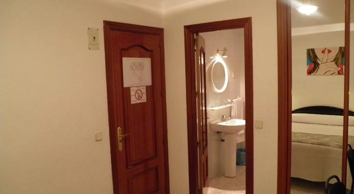 Hostal Angelines Badezimmer