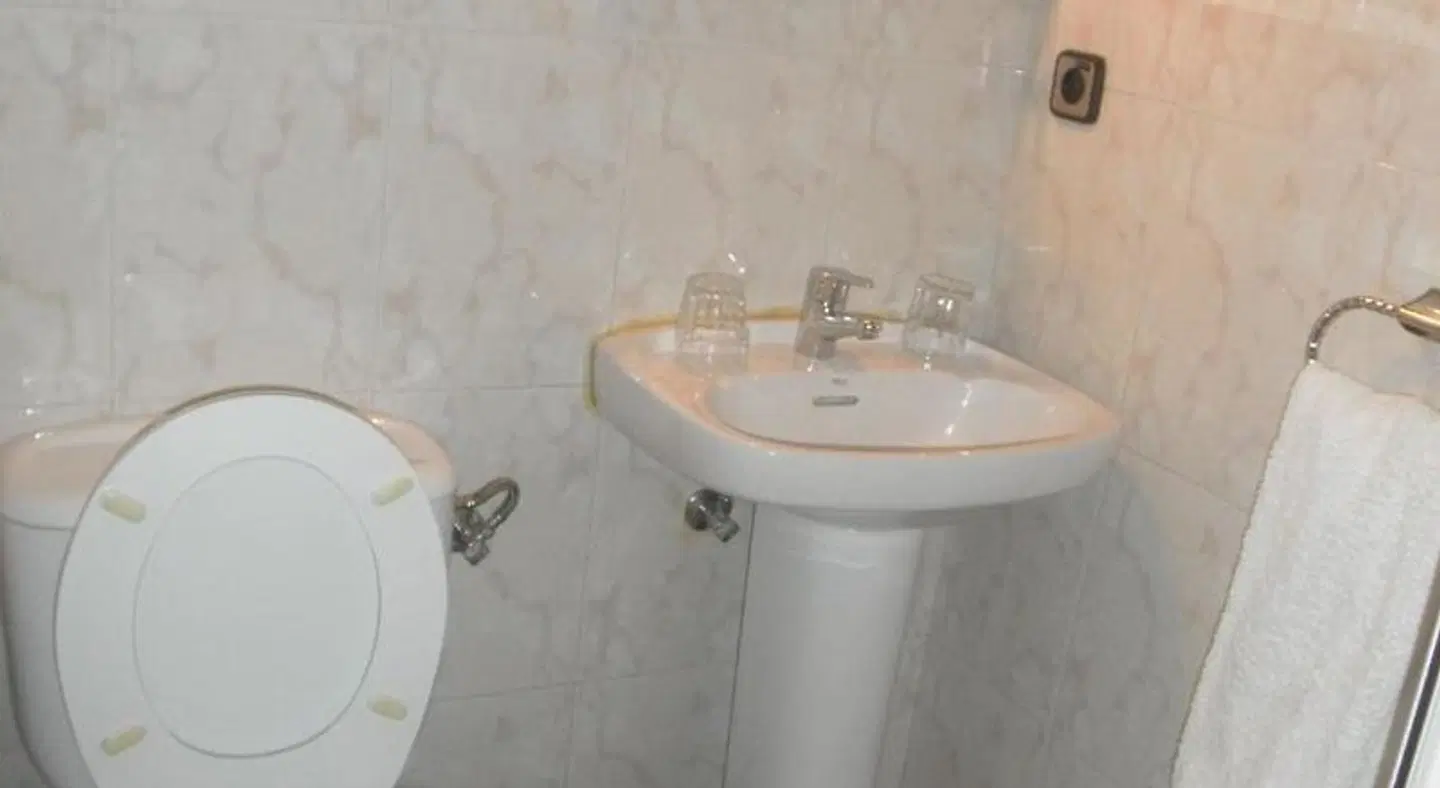 Hostal Los Andes Badezimmer