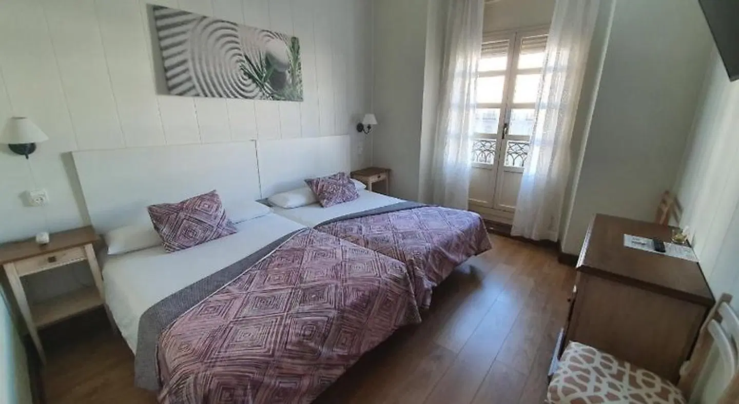 Hostal Riesco ROOM_EXAMPLE