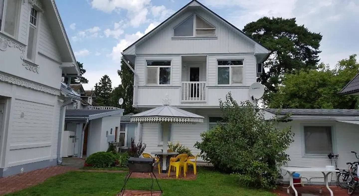 Naiza Guesthouse and Apartments EXTERIOR