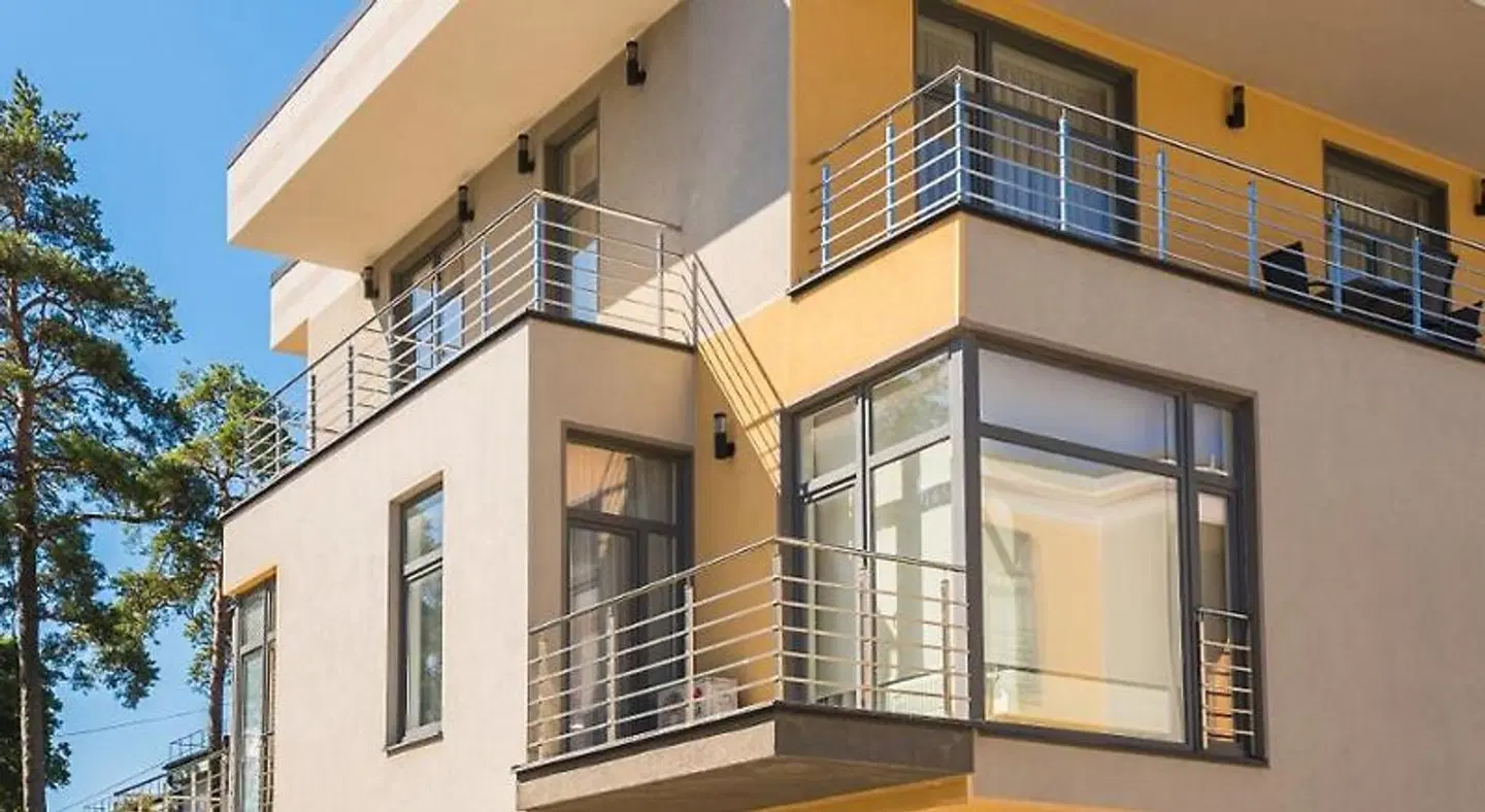 Black Pearl Apartments EXTERIOR