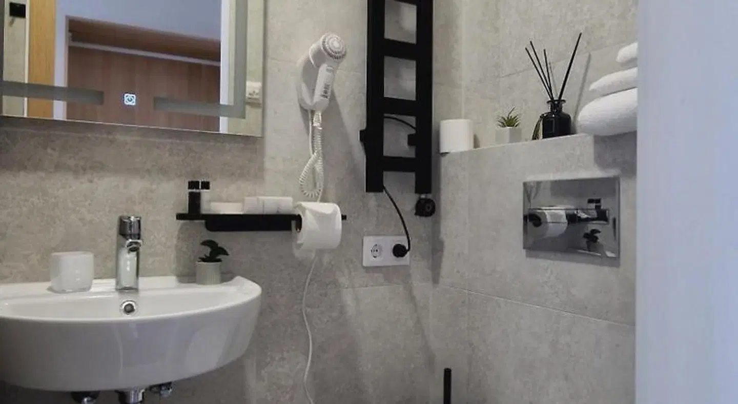 Hotel - cafe Naujoji Akmene Badezimmer
