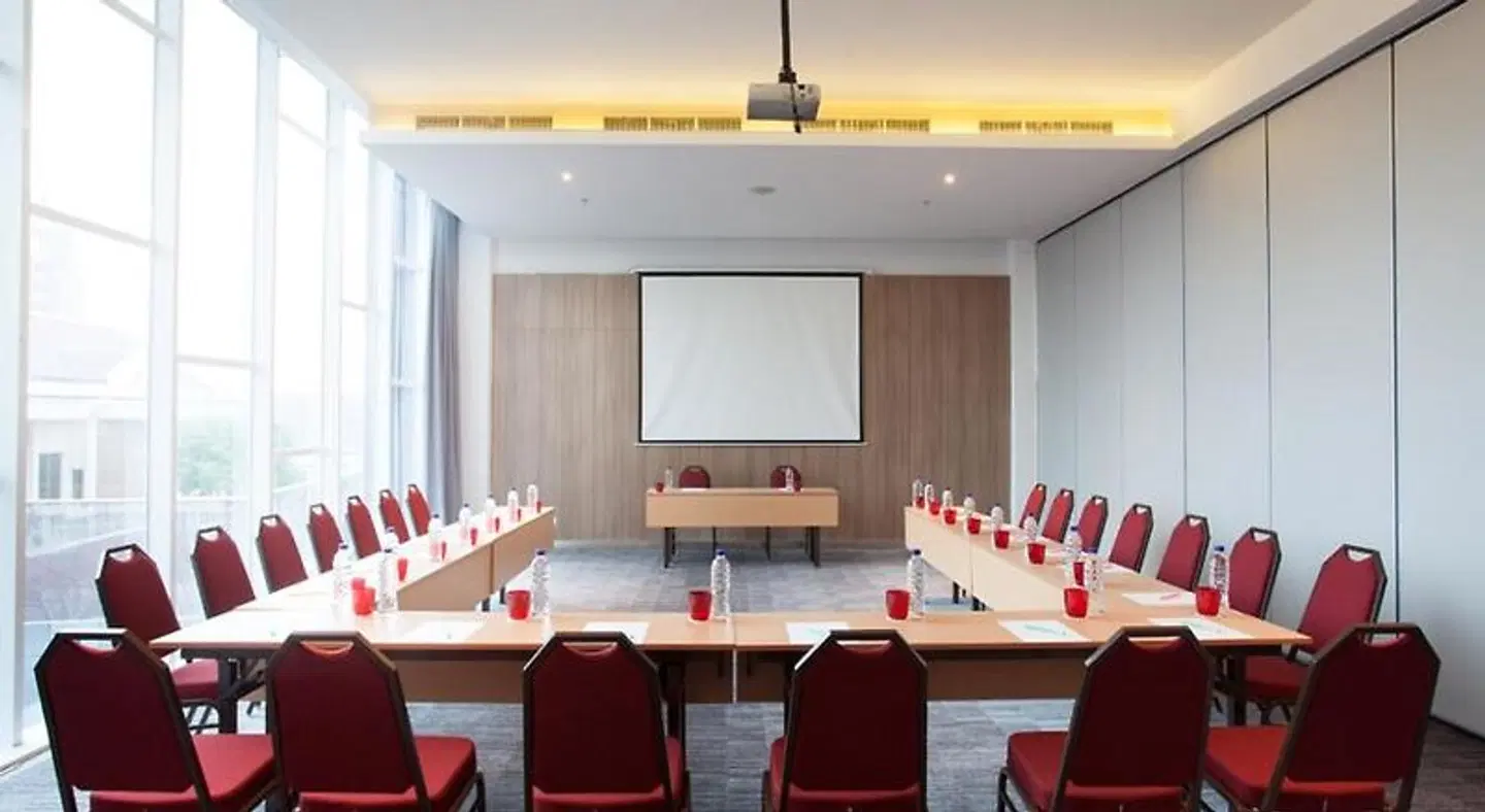 ibis Makassar City Center Konferenz