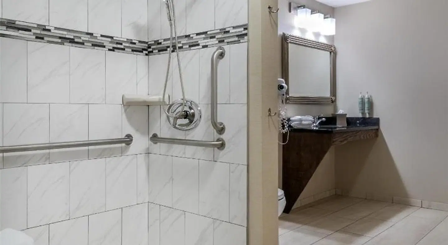 Best Western Airport Inn Badezimmer