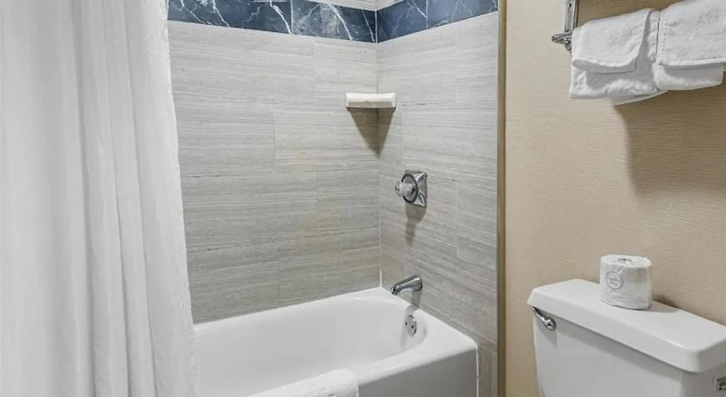 Best Western Airport Inn Badezimmer