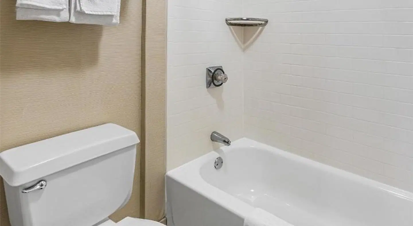 Best Western Airport Inn Badezimmer