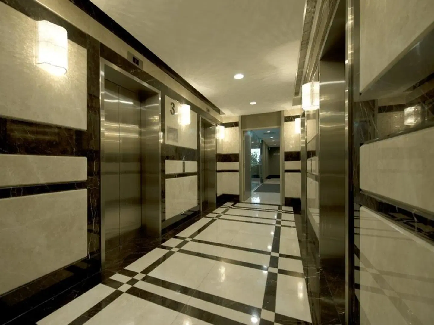 V Hotel Bencoolen Hallenbad