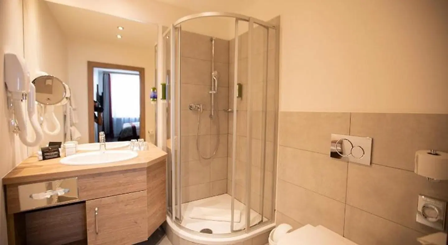 Hotel Elefant Family Business Badezimmer