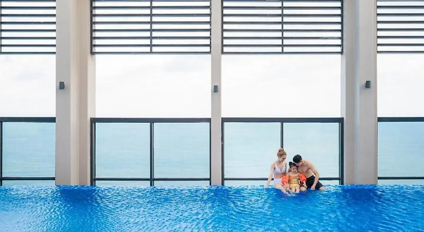 Four Points by Sheraton Danang Hallenbad