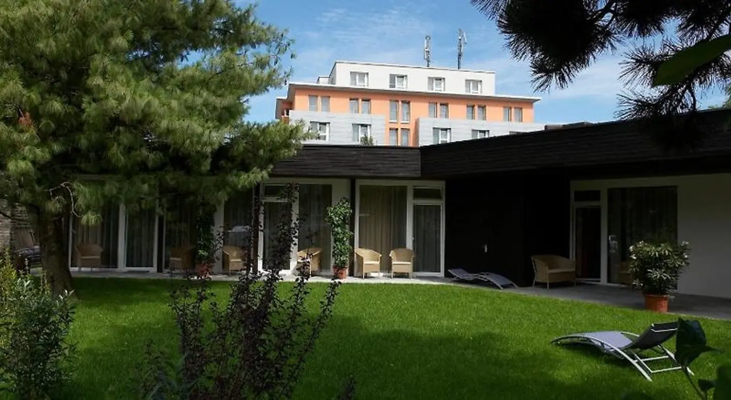 Krone EXTERIOR