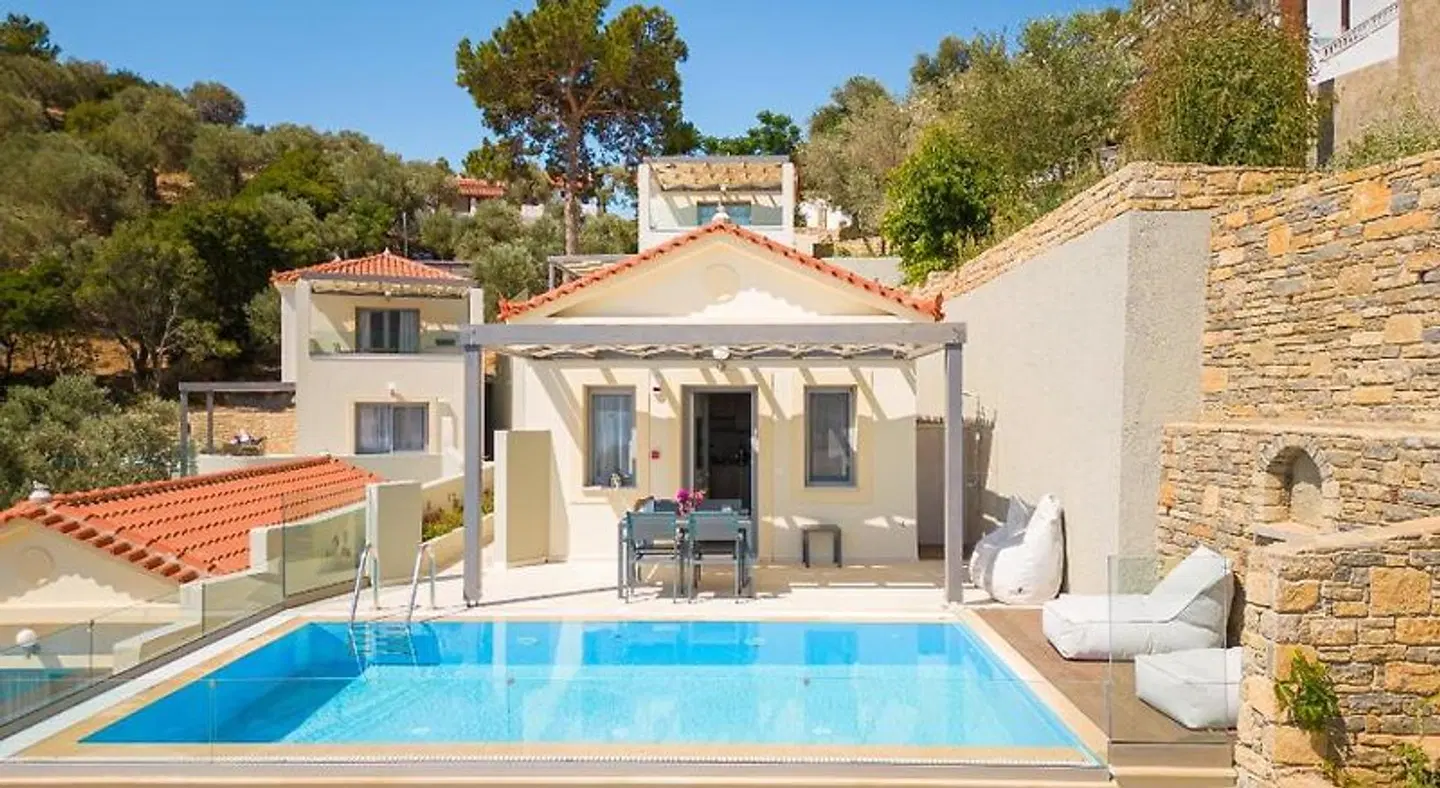 Studios Limnionas OUTDOOR_POOL